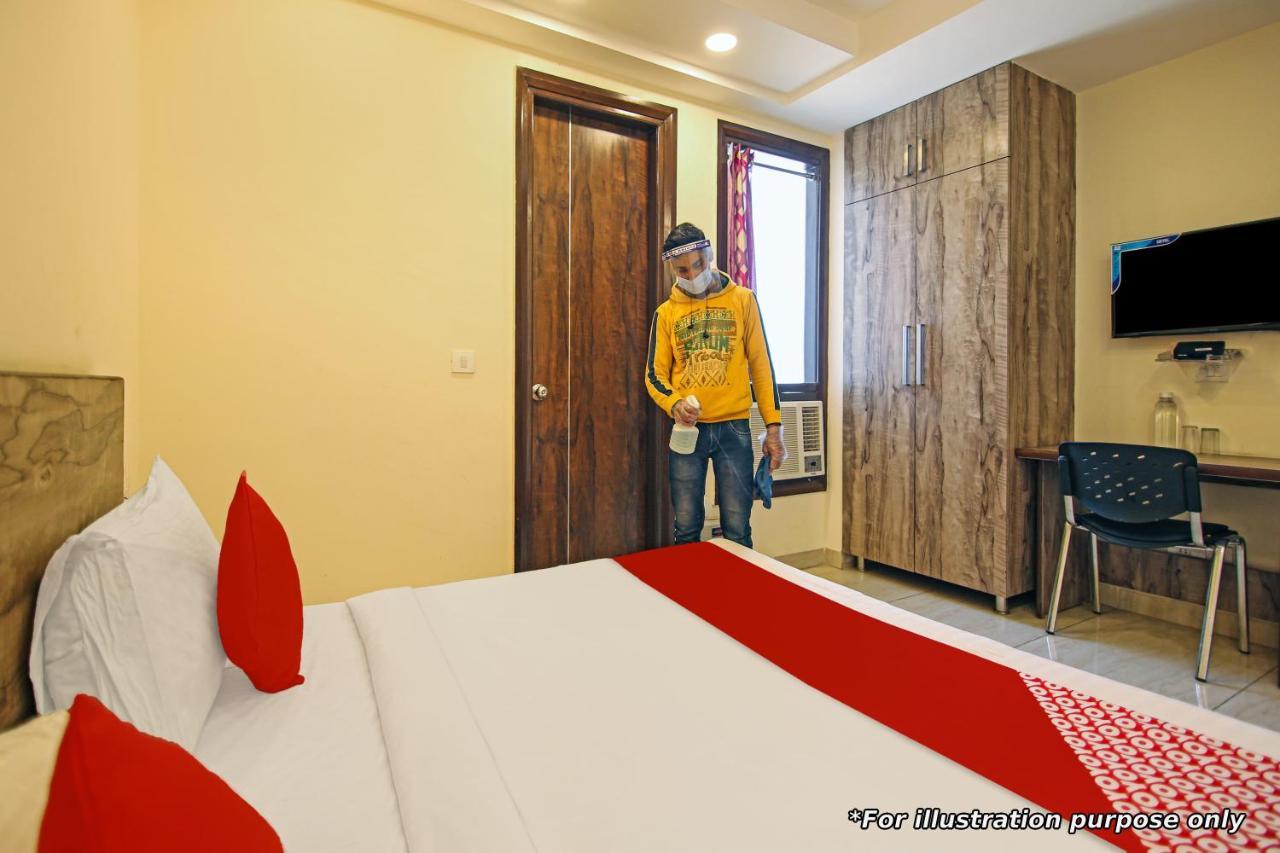 Oyo Flagship Decent Residency 3* New Delhi